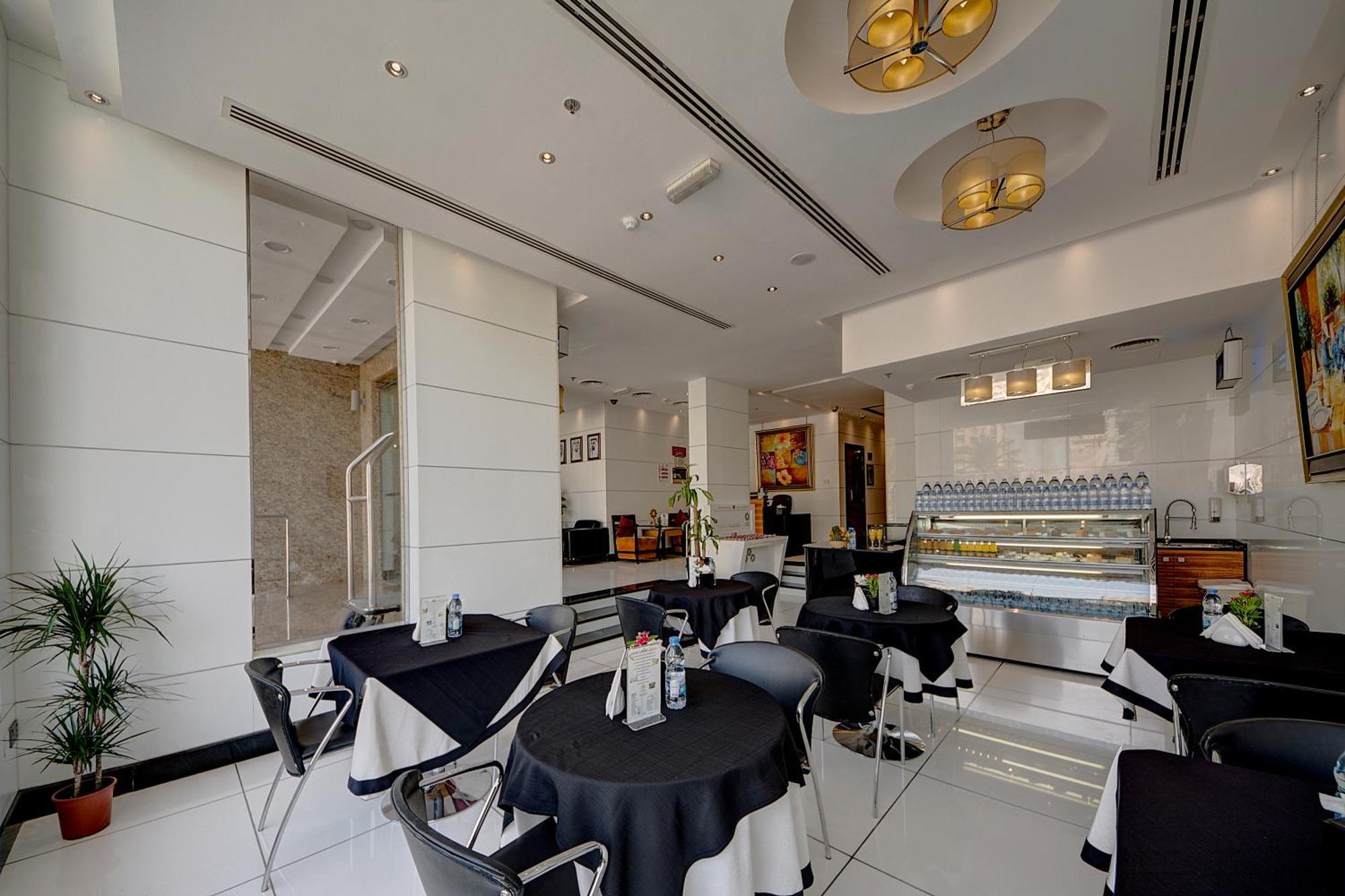 Rayan Hotel Corniche 샤르자 외부 사진