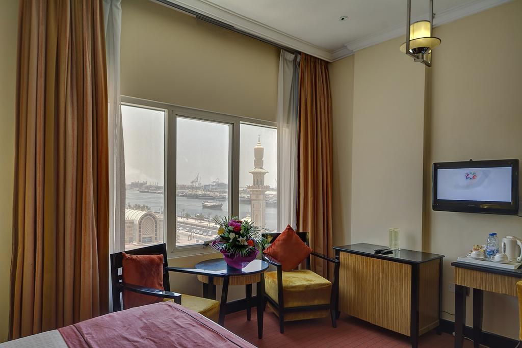 Rayan Hotel Corniche 샤르자 외부 사진