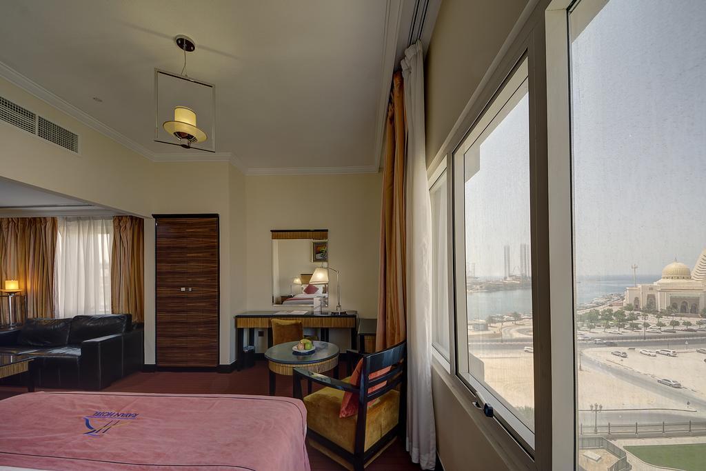 Rayan Hotel Corniche 샤르자 외부 사진