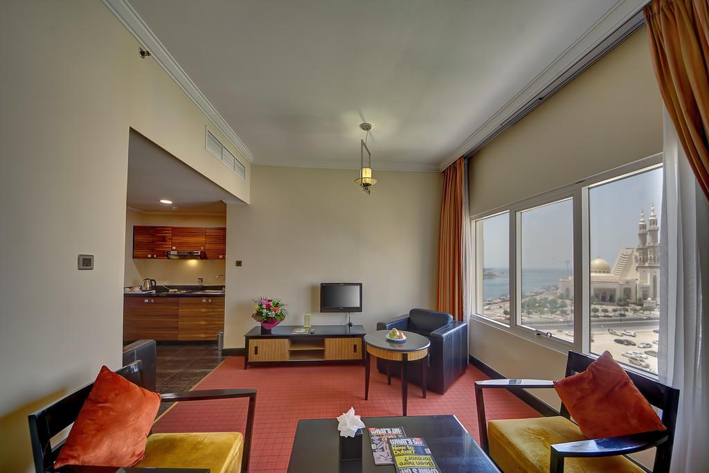Rayan Hotel Corniche 샤르자 외부 사진