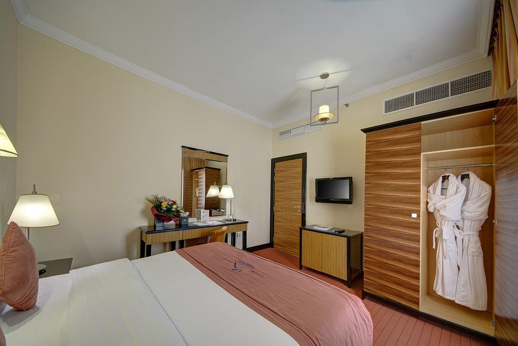 Rayan Hotel Corniche 샤르자 외부 사진